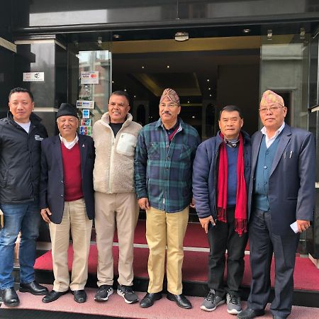 Om Gaura Hotel Pokhara Eksteriør bilde