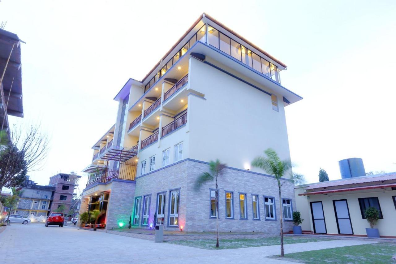 Om Gaura Hotel Pokhara Eksteriør bilde
