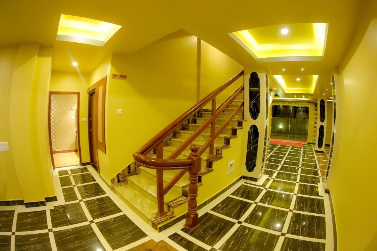 Om Gaura Hotel Pokhara Eksteriør bilde