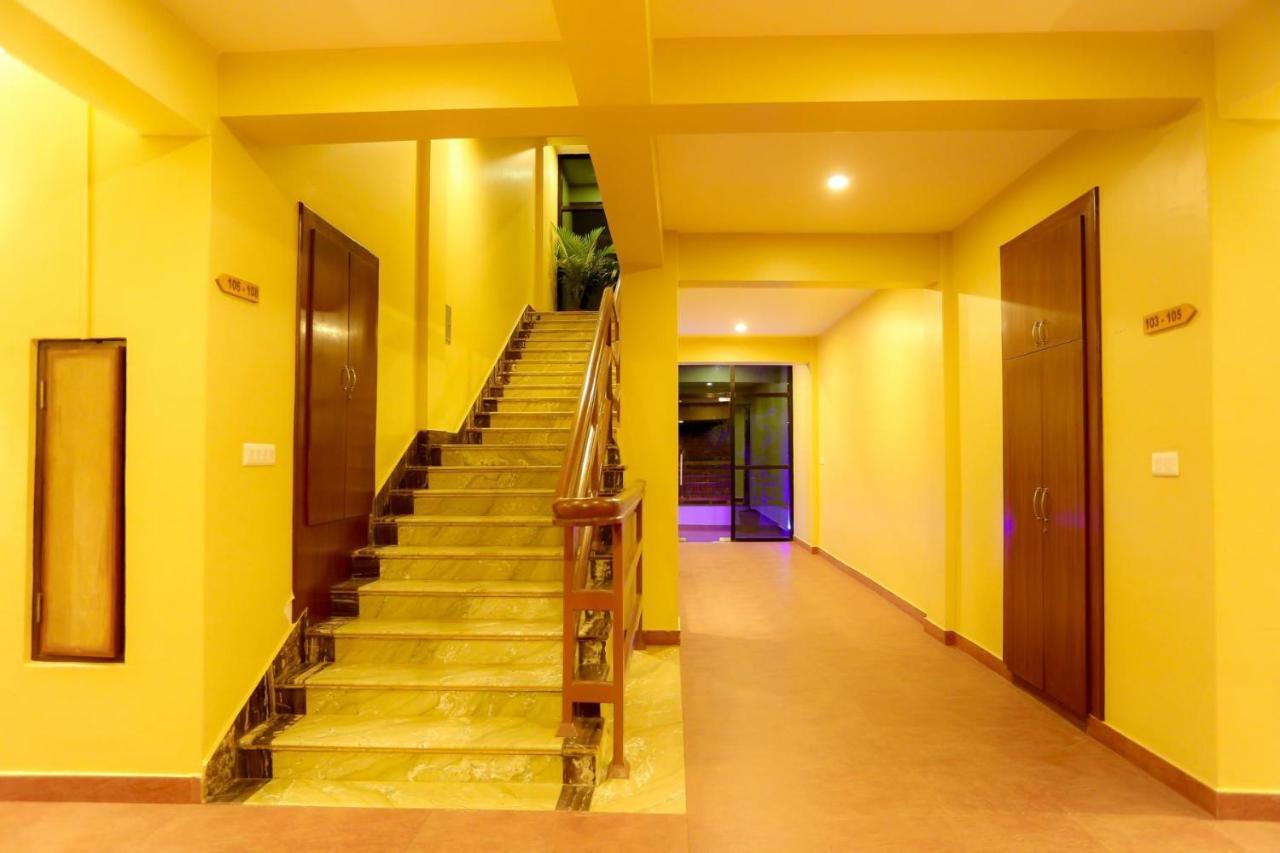 Om Gaura Hotel Pokhara Eksteriør bilde