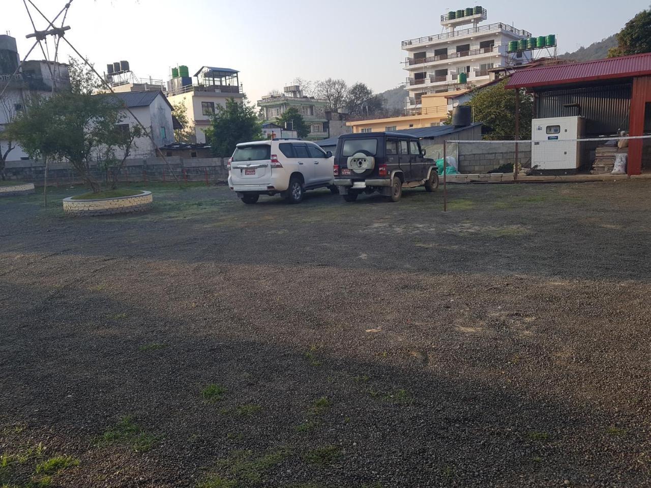 Om Gaura Hotel Pokhara Eksteriør bilde