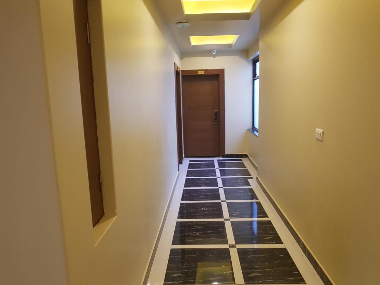 Om Gaura Hotel Pokhara Eksteriør bilde